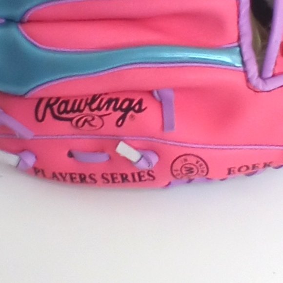 SALE - Rawlings 9" Players Series T-Ball Glove RHT (Colorful - Pink/Blue/Purple) - Picture 2 of 7